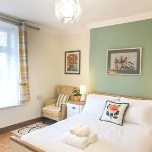 Centre D1 - 2 Bedroom Spacious Modern Duplex House Apartment Dublin